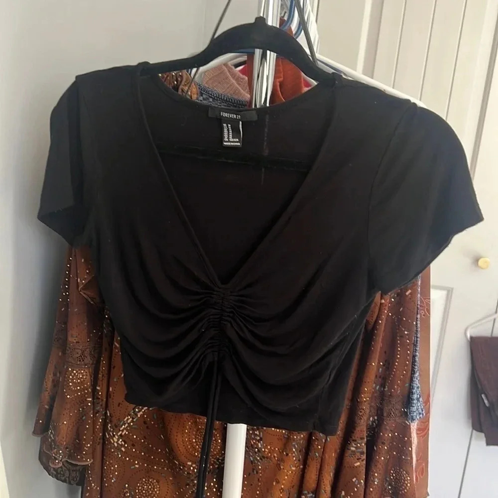 Forever 21 Blk Crop Top